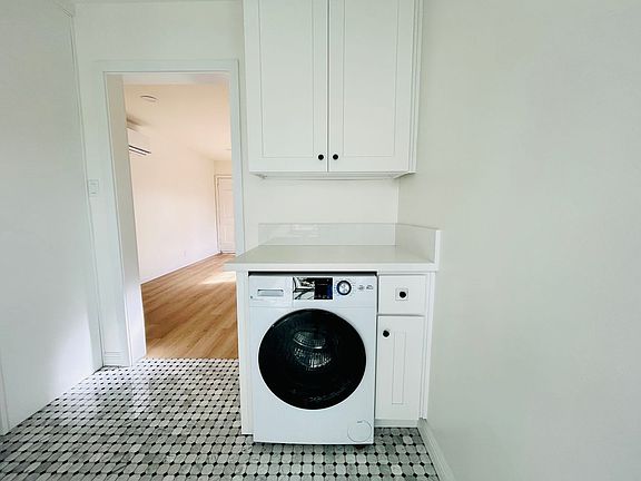 4th image of 2308-2310.5 Pisani Pl #2308