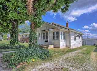 113 E 7th St, Roxana, IL 62084