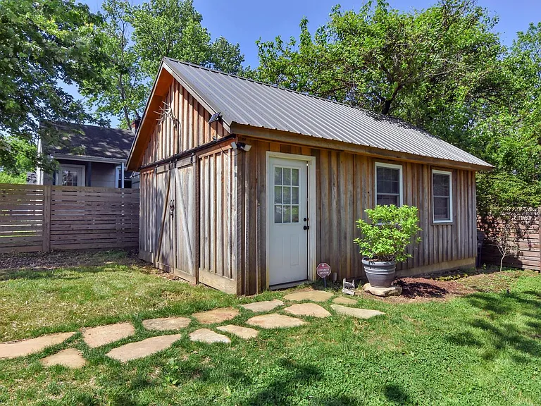 1213 Avon St — Photo 13