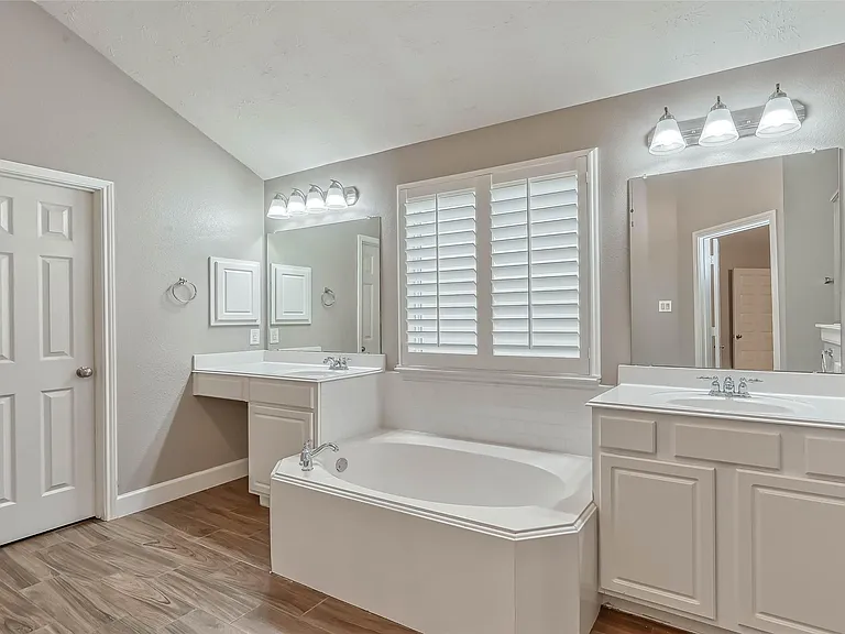 15943 Pleasant Green Cir — Photo 27