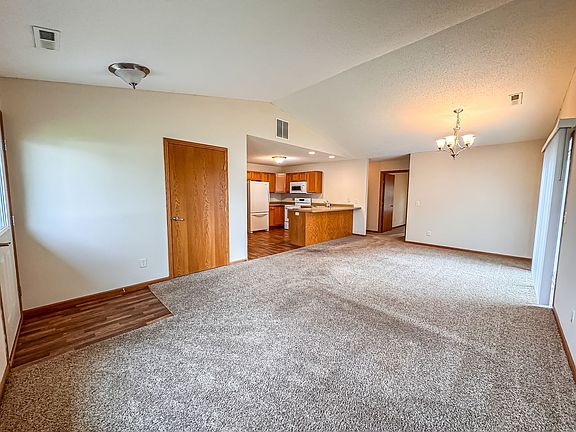4th image of 1582B Gunston Dr