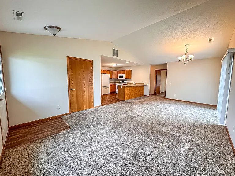 1582B Gunston Dr — Photo 4