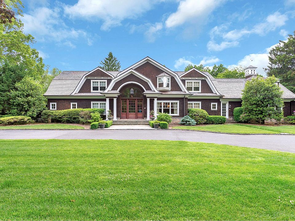1st image of 10 Applegreen Dr