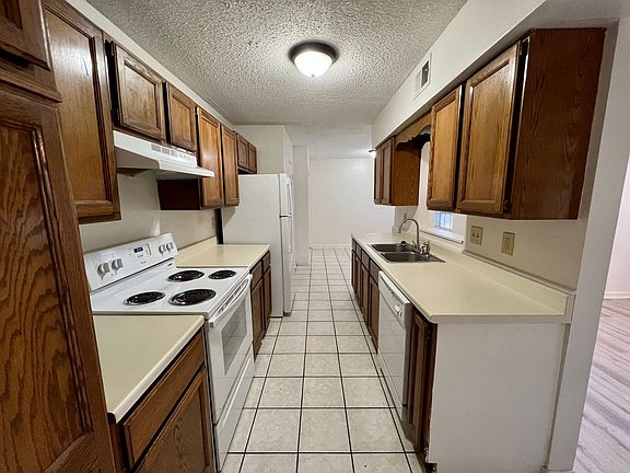5th image of 114 Shekel Dr APT C