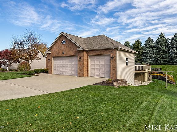 4th image of 882 Mid Bluff Dr