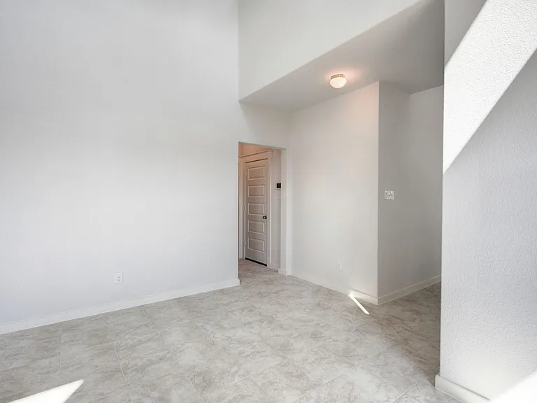 21251 Shore Bluff Dr — Photo 20