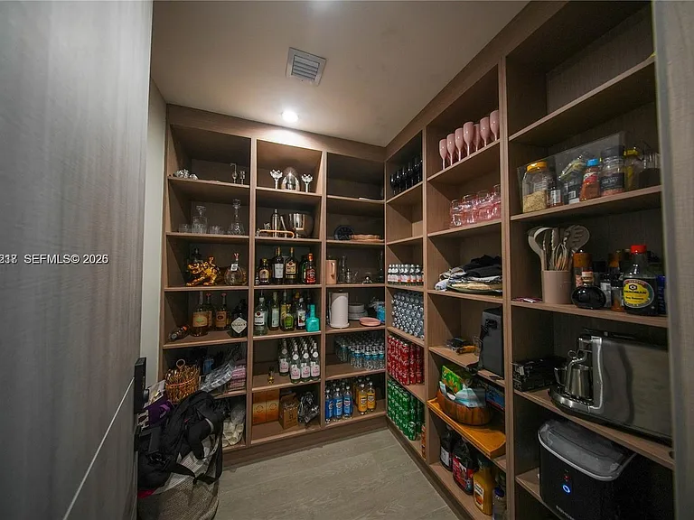 7520 W Treasure Dr — Photo 23