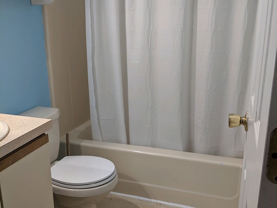 2nd image of 555 Florence Ave