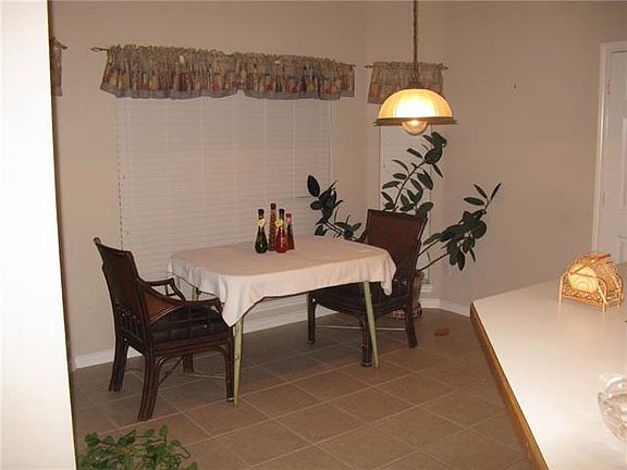 4th image of 328 Crystal Lake Dr