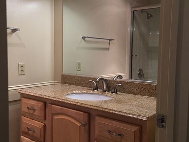Bathroom granite, cabinet