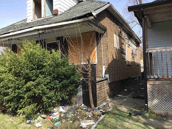 9819 Woodlawn