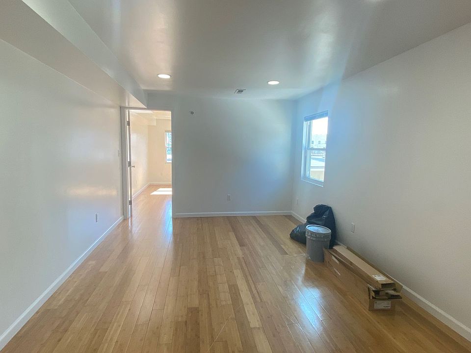 1st image of 3922 Haverford Ave #3