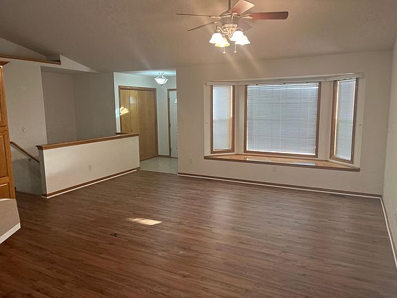3rd image of 1812 S Smithmoor Ct