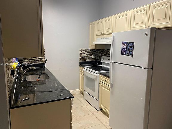 4th image of 17955 NW 5th Ct