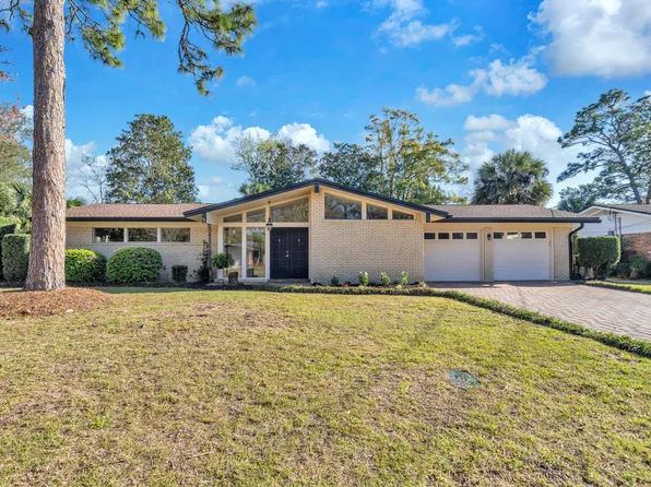 4 Rue De Le Roi St, Fort Walton Beach, FL 32547