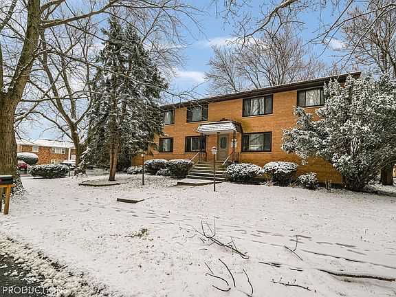 2nd image of 500 Lincoln Ln