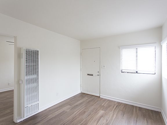 4th image of 1849-1867 N Morena Blvd #1863
