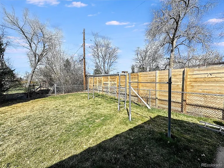 5960 S Logan Ct — Photo 33