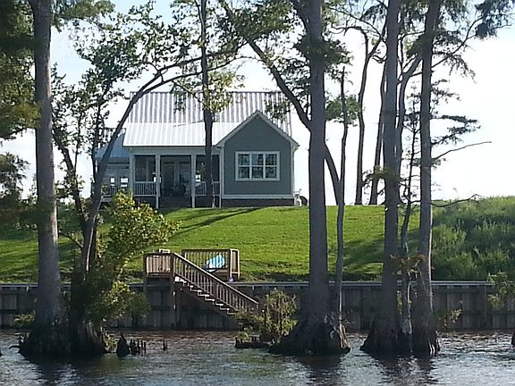 2nd image of 154 W Royal Way