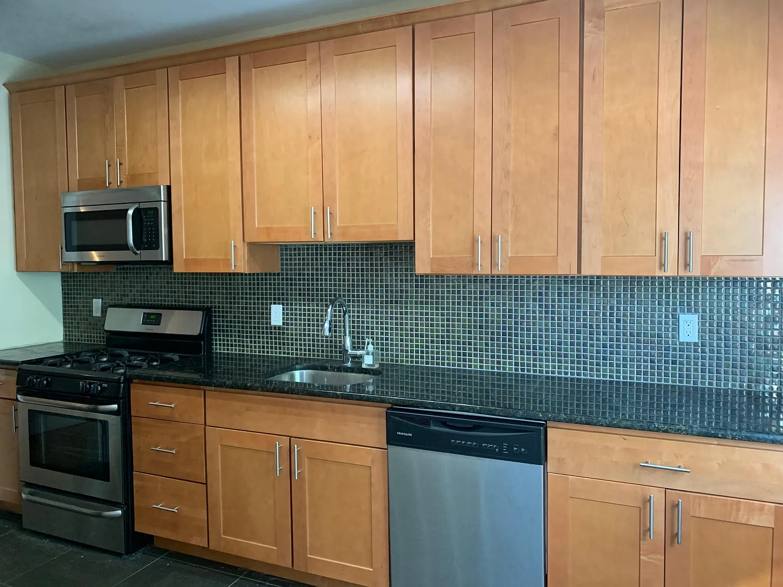 401 S Ave W — Photo 1