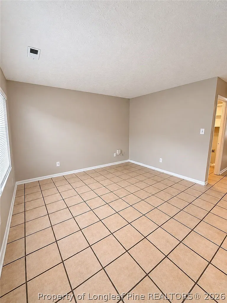 2 bed, 1.5 bath, $925 — Photo 2