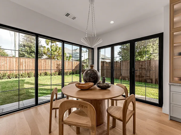 10050 Gooding Dr — Photo 24