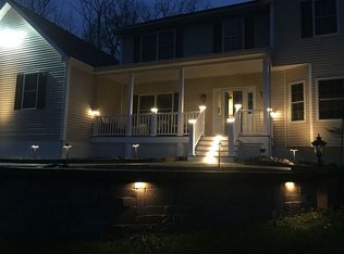 16 Forest Meadow Dr, Salt Point, NY 12578