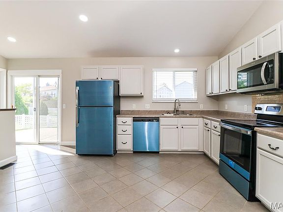 4th image of 805 Whisper Creek Ct