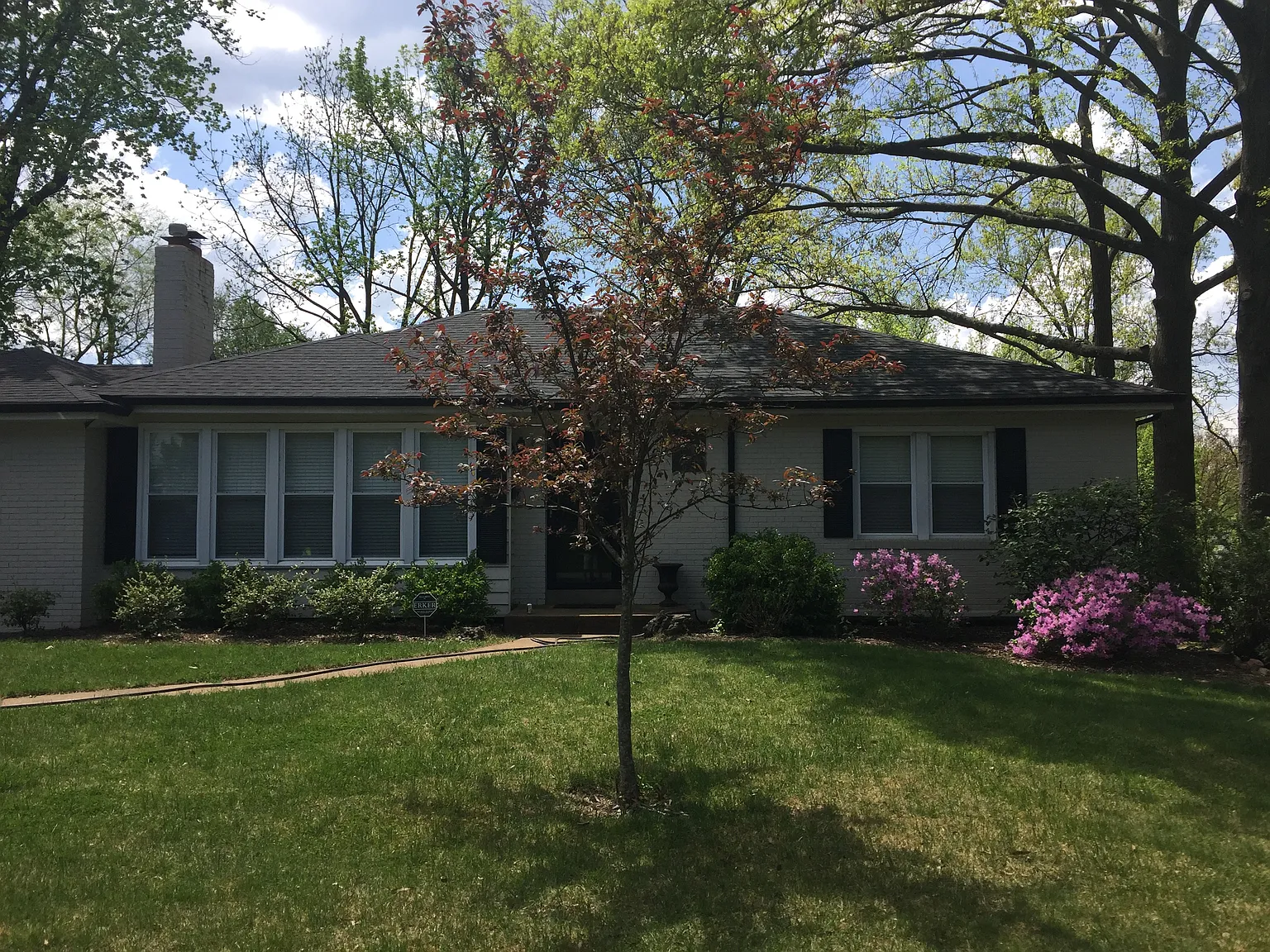 240 Turf Ct photo 1