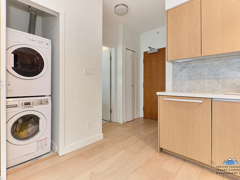 6588 Nelson Ave — Photo 14