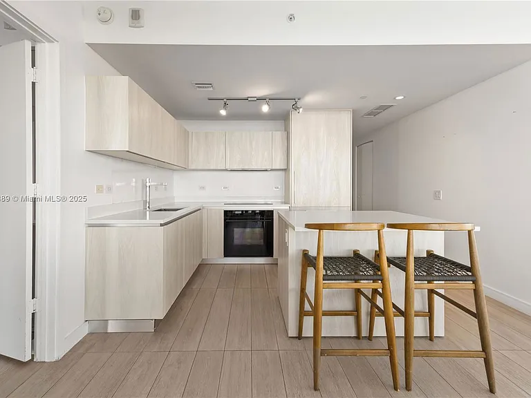 3131 NE 7th Ave #2206 — Photo 8