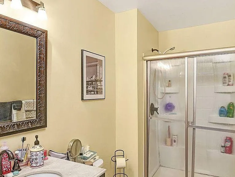 500 Danbury Ln — Photo 8