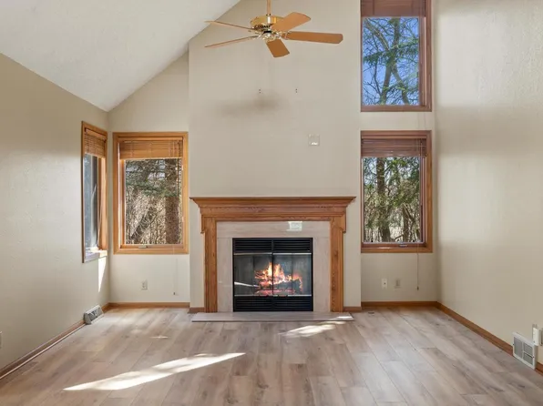 N21W24113 Dorchester DRIVE #17F, Pewaukee, WI 53072