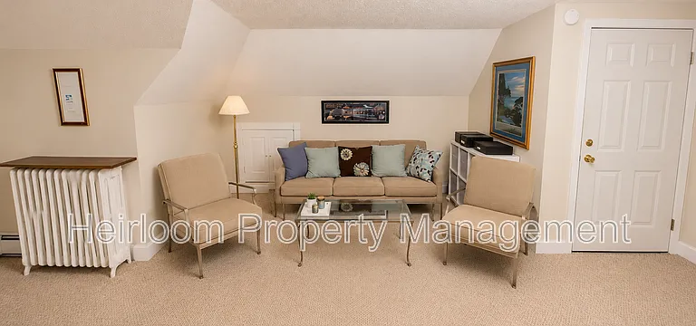 1817 E 1st St #3 — Photo 4