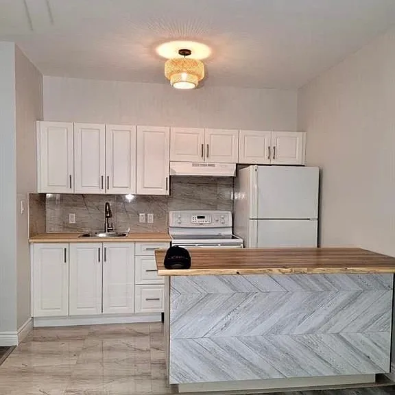 300 Main St #8 — Photo 3