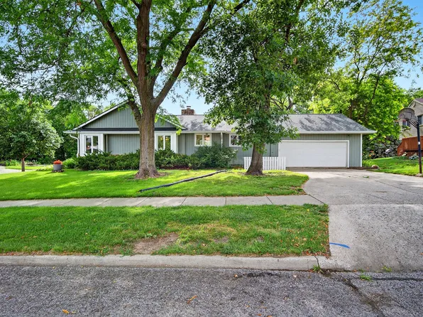 5010 Twana Dr, Des Moines, IA 50310