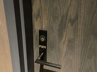 426 University Ave #PENTHOUSE 301, Toronto, ON M5G 1S9