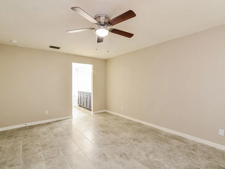 909 Vassar Dr — Photo 9