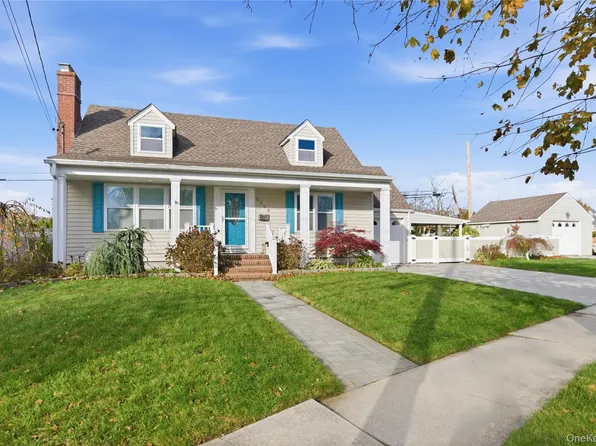 2398 Yorktown Street, Oceanside, NY 11572