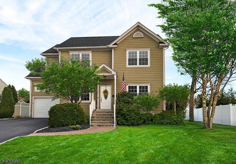 1st image of 130 Boynton Ct
