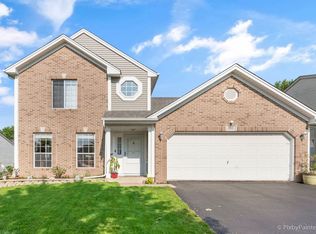 613 Hampton Cir, Elgin, IL 60120