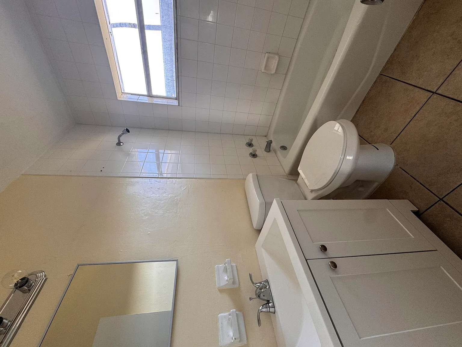1 bed, 1.0 bath, 450 sqft, $1,345 — Photo 3