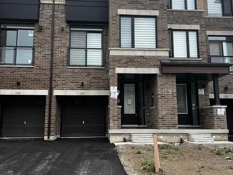 202 Tennant Cir — Photo 1