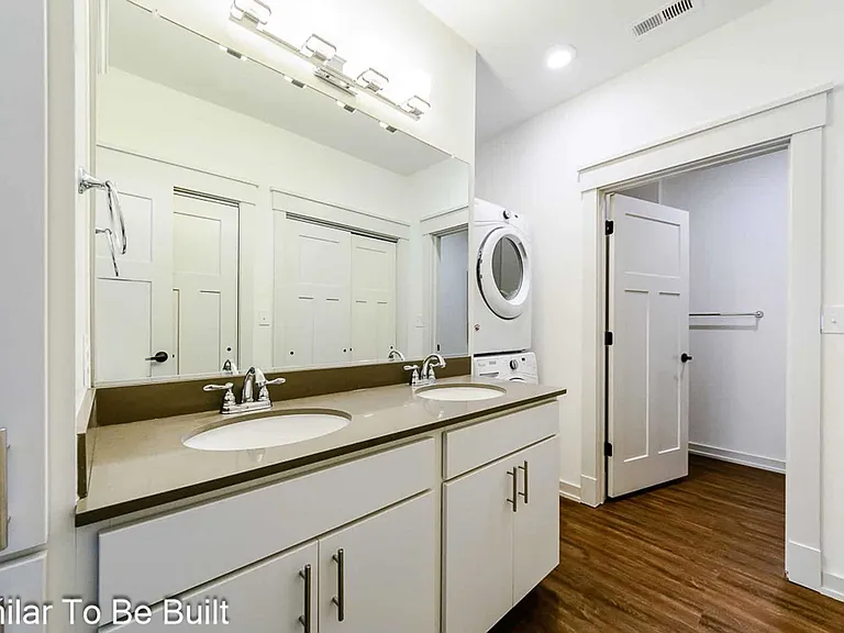 Harbor Village Apartments — Photo 4