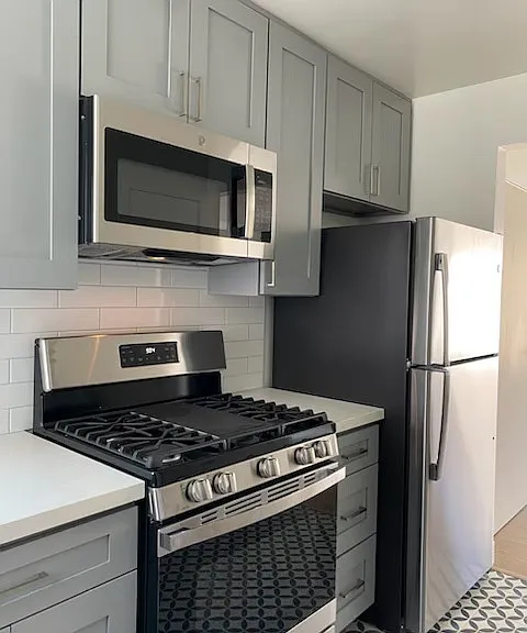 1333 W Adams Blvd — Photo 3