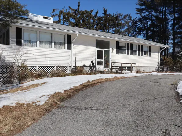 85 Round Hill Road, Poughkeepsie, NY 12603