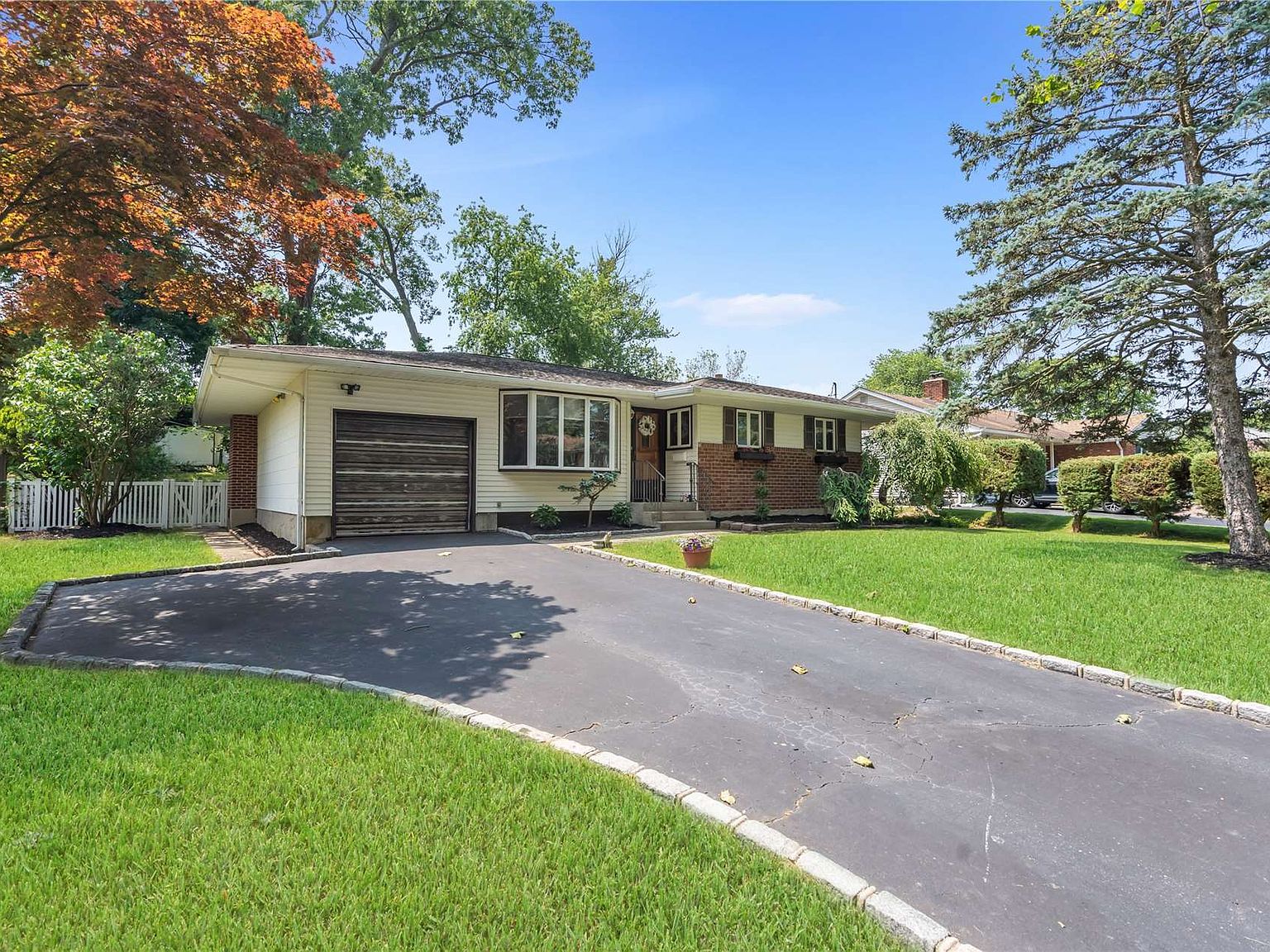 39 Tanglewood Drive, Smithtown, NY 11787 Zillow