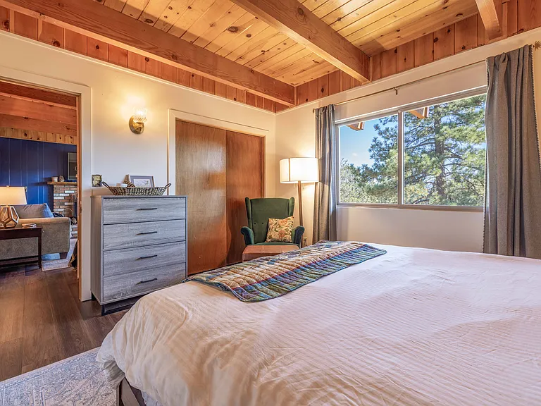 1086 Whispering Forest Dr — Photo 18