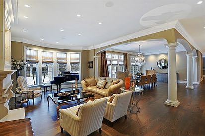 5th image of 1710 Cloverdale Ave