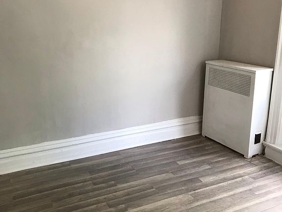 2nd image of 215 Clifton Ave APT 2